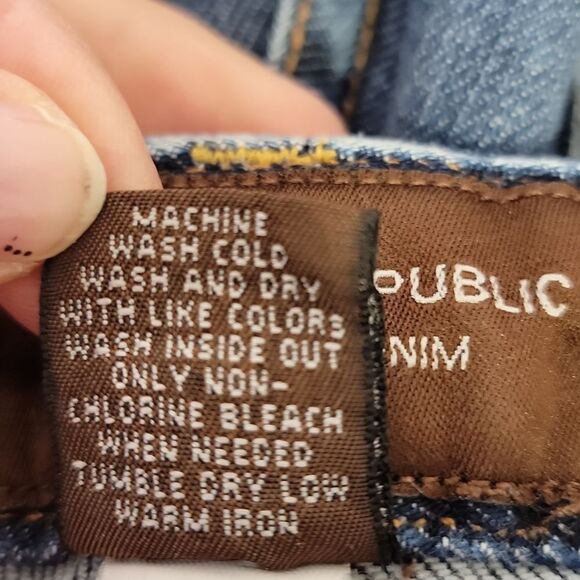 Banana Republic. Stretch Denim. Size 6. Regular. - Picture 5 of 8